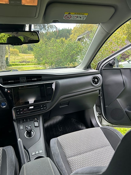 Toyota Auris 11 of 12