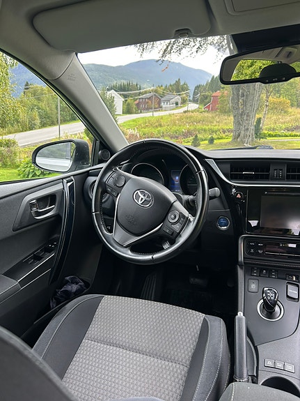 Toyota Auris 10 of 12