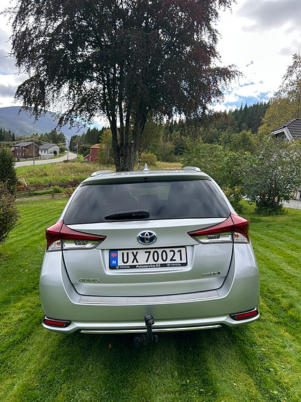 Toyota Auris 4 of 12