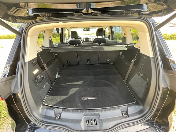 Ford S-MAX 17 of 23
