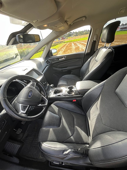 Ford S-MAX 9 of 23