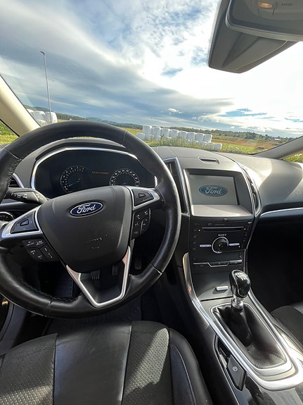 Ford S-MAX 10 of 23