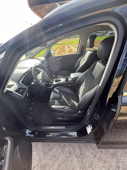 Ford S-MAX 8 of 23