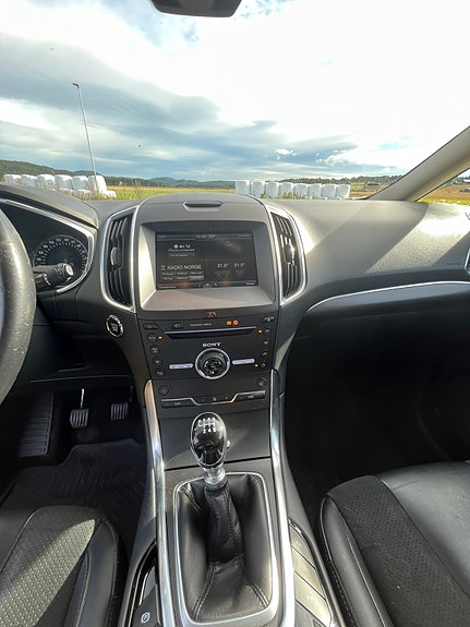 Ford S-MAX 11 of 23