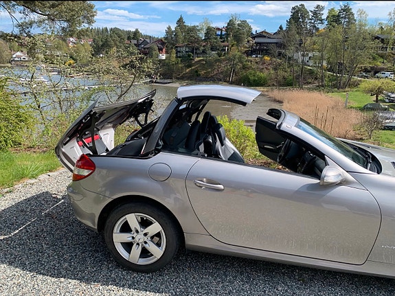 Mercedes-Benz SLK200 3 of 12