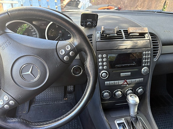 Mercedes-Benz SLK200 10 of 12