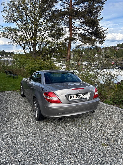 Mercedes-Benz SLK200 2 of 12