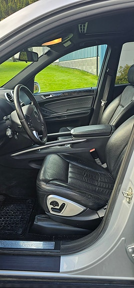 Mercedes-Benz ML280 7 of 16