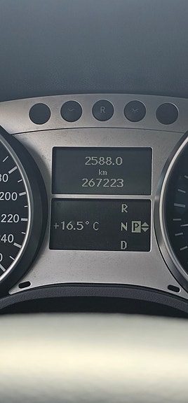 Mercedes-Benz ML280 9 of 16