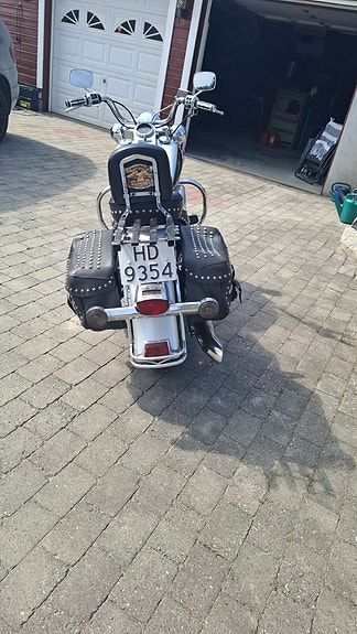 Harley-Davidson FLSTC Heritage Softail Classic 3 of 5