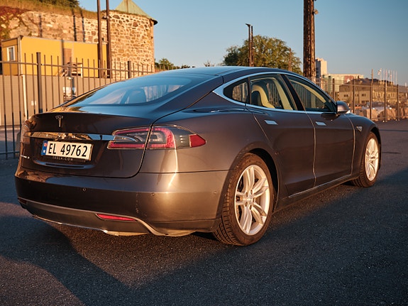 Tesla Model S 6 of 23