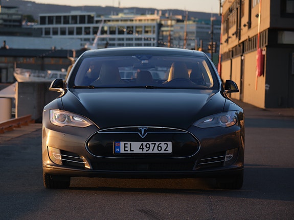 Tesla Model S 7 of 23
