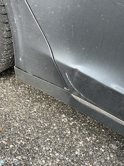 Tesla Model S 5 of 6