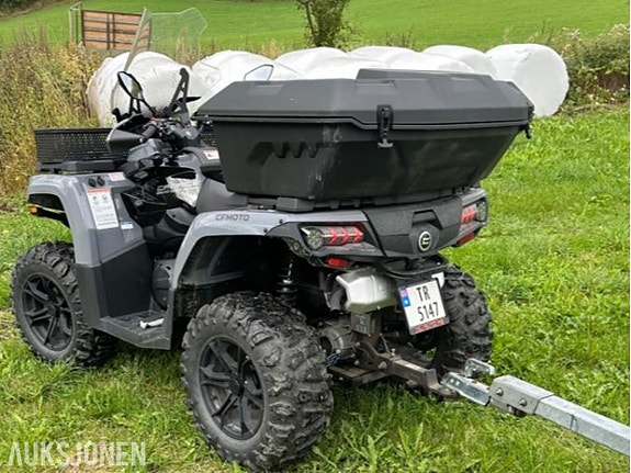 CFMOTO 850 ATV MED HENGER, BRØYTESKJÆR OG SANDSTRØER 3 of 15