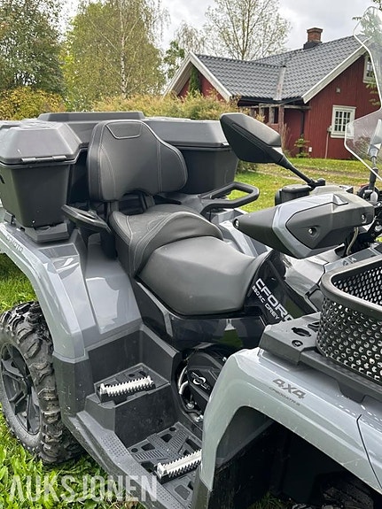 CFMOTO 850 ATV MED HENGER, BRØYTESKJÆR OG SANDSTRØER 5 of 15