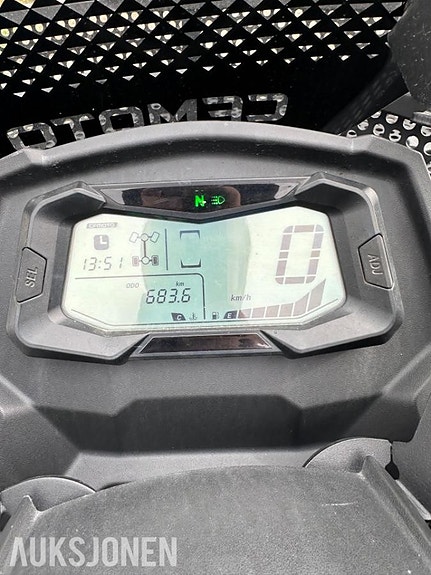 CFMOTO 850 ATV MED HENGER, BRØYTESKJÆR OG SANDSTRØER 4 of 15