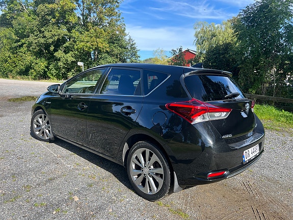 Toyota Auris 4 of 19