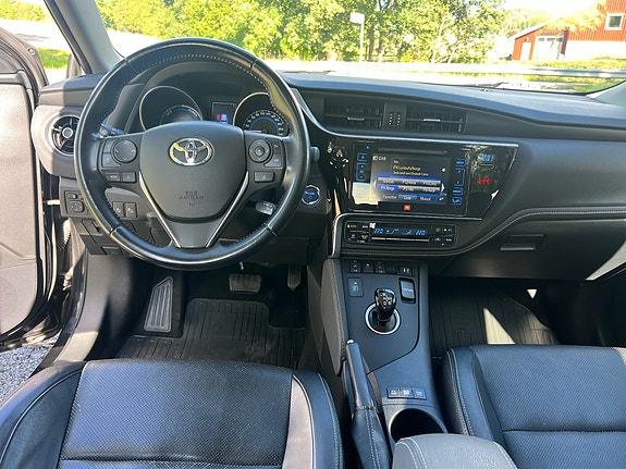 Toyota Auris 9 of 19