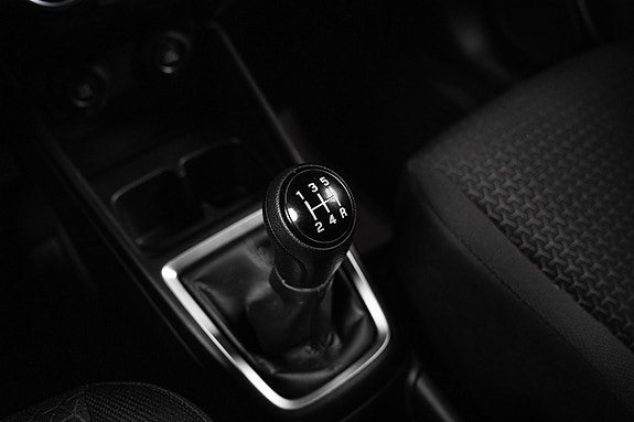Suzuki Swift 24 of 29