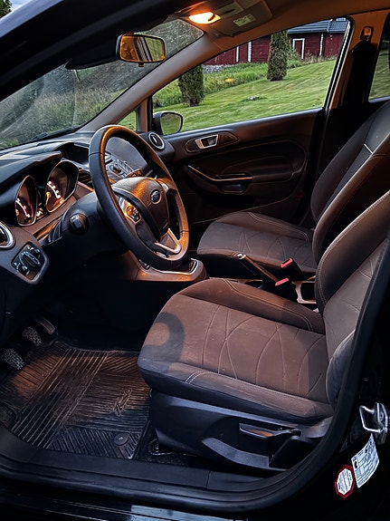 Ford Fiesta 6 of 9