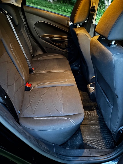 Ford Fiesta 4 of 9