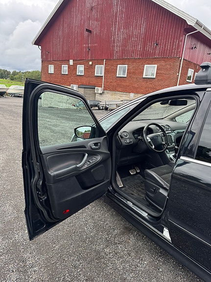 Ford S-MAX 10 of 30