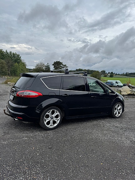 Ford S-MAX 7 of 30