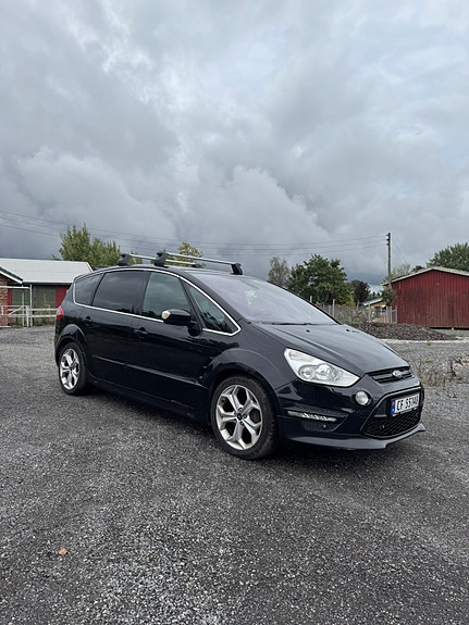 Ford S-MAX 8 of 30
