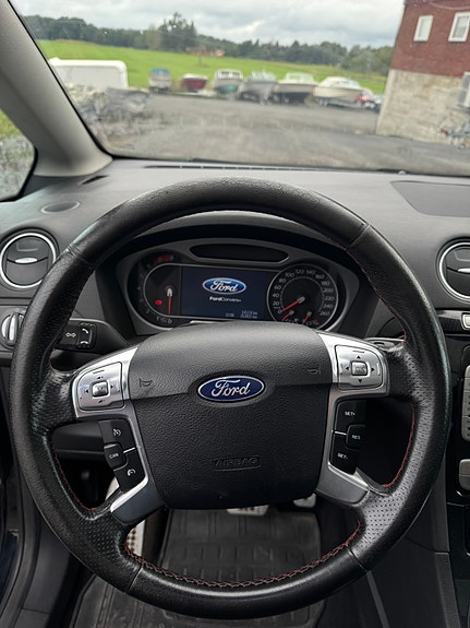 Ford S-MAX 20 of 30