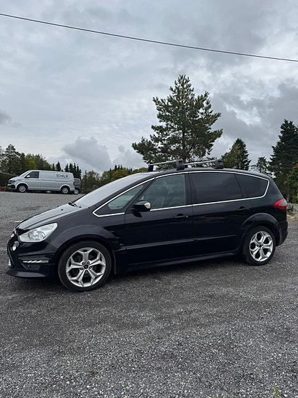 Ford S-MAX 2 of 30