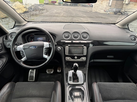 Ford S-MAX 19 of 30