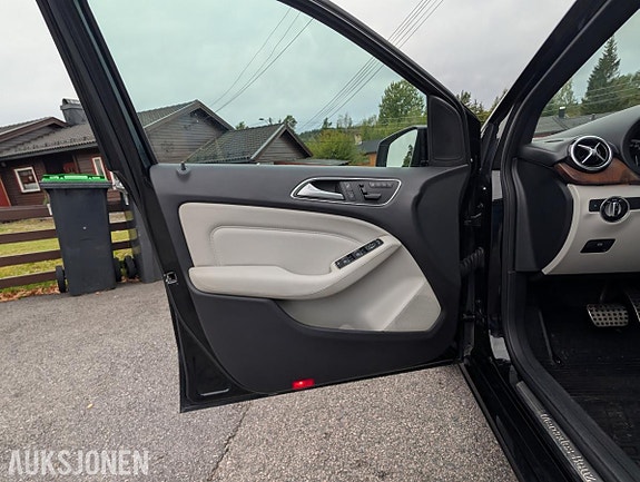 Mercedes-Benz B-Klasse 13 of 30