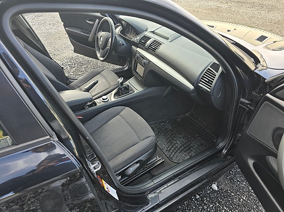 BMW 118d 16 of 23