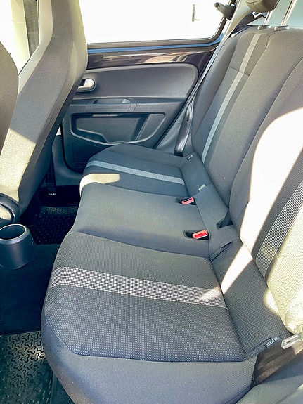 Volkswagen UP! 14 of 21