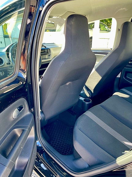 Volkswagen UP! 12 of 21