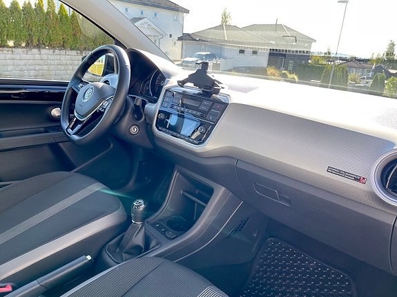 Volkswagen UP! 18 of 21