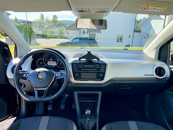 Volkswagen UP! 13 of 21