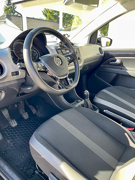 Volkswagen UP! 11 of 21