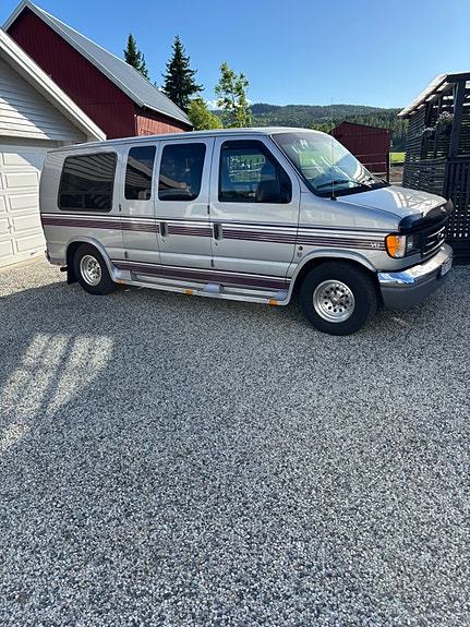 Ford E-150 2 of 7