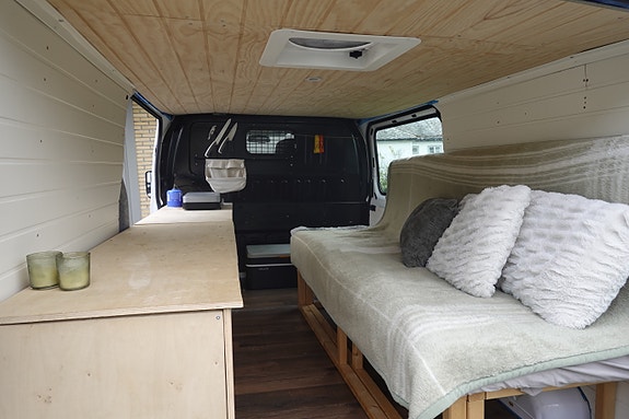 Ford Transit 9 of 12