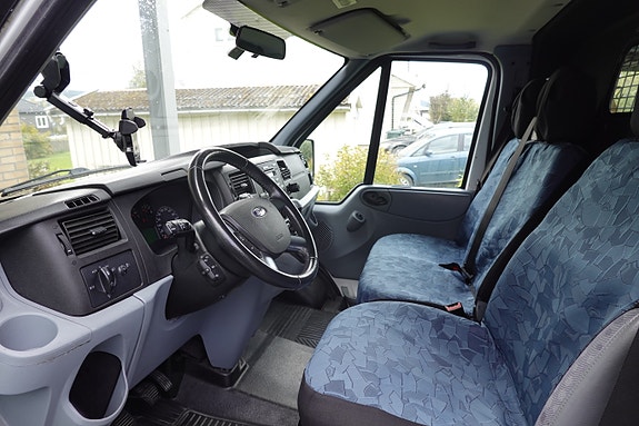 Ford Transit 10 of 12