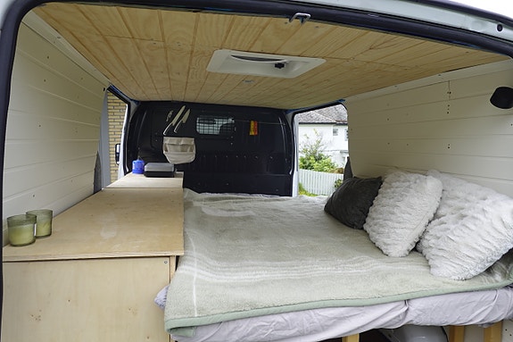 Ford Transit 2 of 12