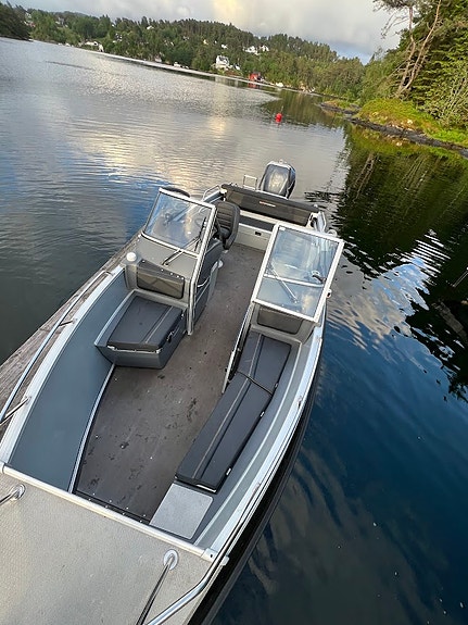Påkostet råskinn på 24 fot med Yamaha 300 hk og HELT NY 12" Garmin-plotter! 8 of 10