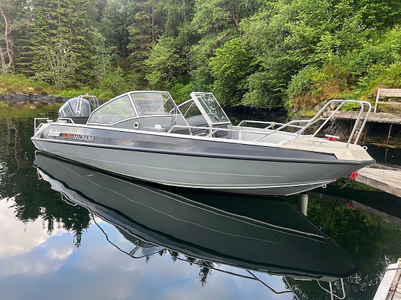 Påkostet råskinn på 24 fot med Yamaha 300 hk og HELT NY 12" Garmin-plotter! 4 of 10