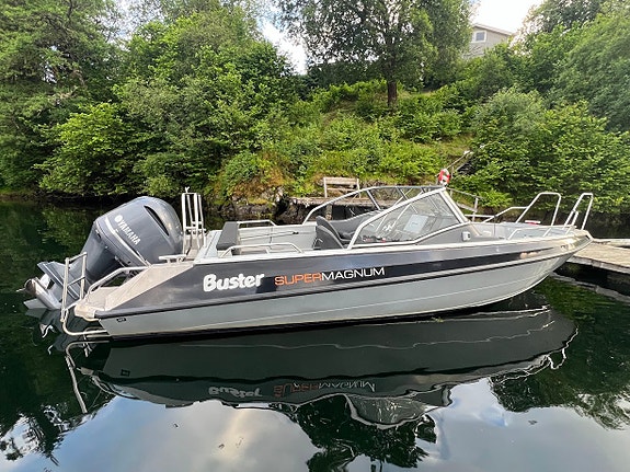 Påkostet råskinn på 24 fot med Yamaha 300 hk og HELT NY 12" Garmin-plotter! 5 of 10