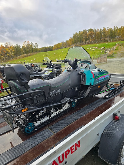 Ski-doo Grand Touring 3 of 8