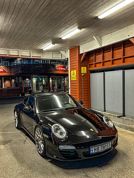 Porsche 911 2 of 11