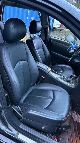 Mercedes-Benz E220 d 5 of 17