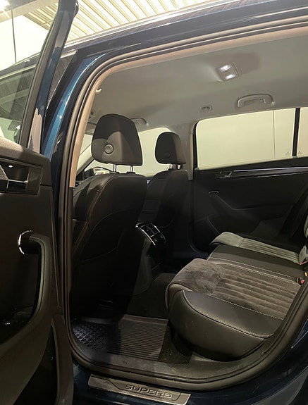 Skoda Superb 7 of 14