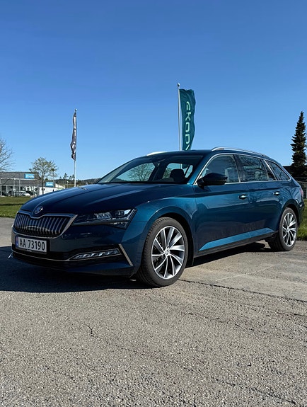 Skoda Superb 9 of 14